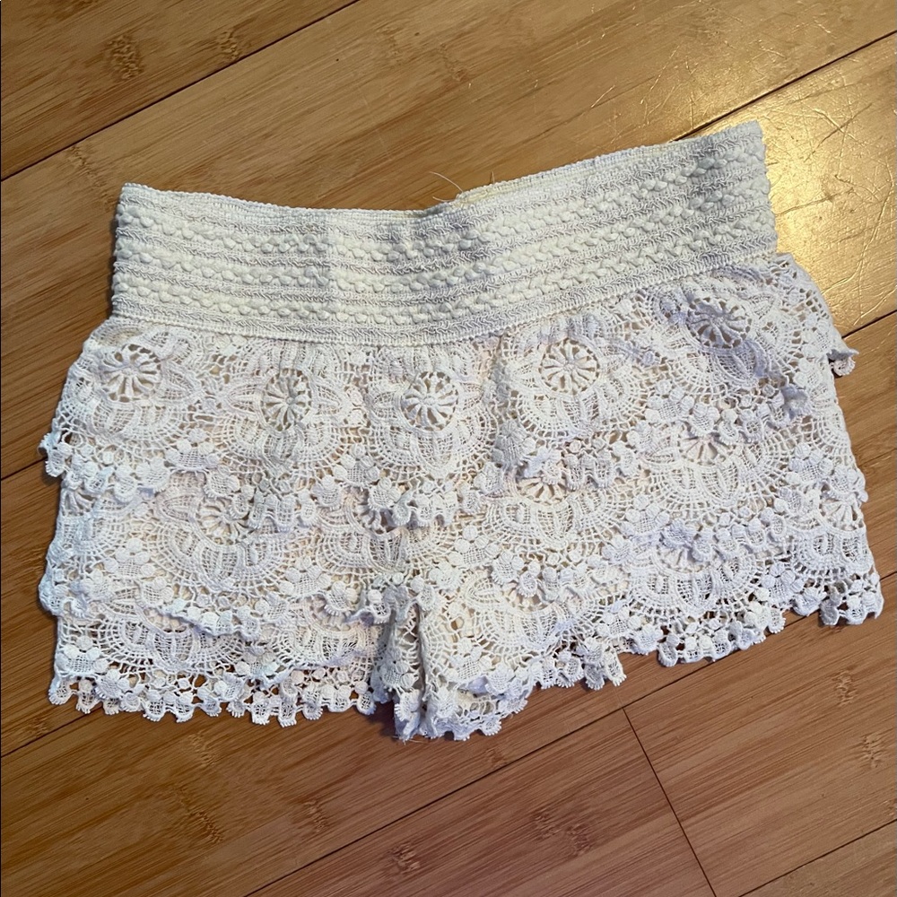 Cream Crochet Layered Shorts - S